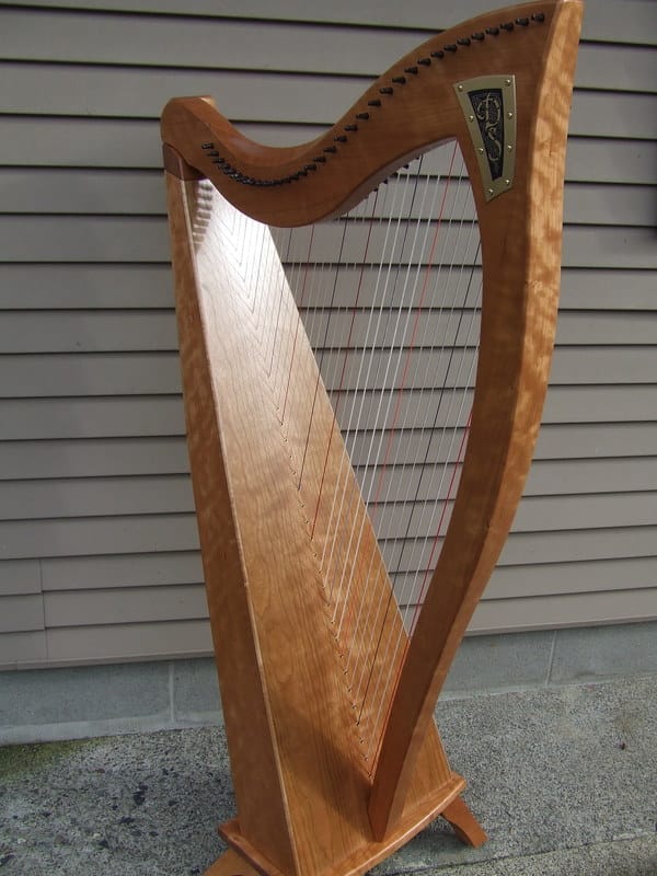 Dusty Strings  Manufacturers of Lever Harps & Hammered Dulcimers